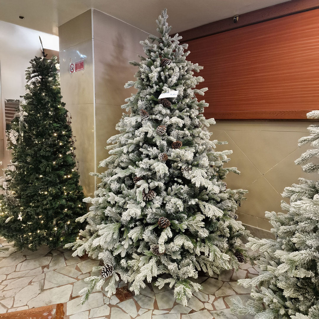 Carol Innevato Albero di Natale Varie Dimensioni Misto Silicone + PVC 60%+40% Alta Qualità con Pigne 210/240 cm Altezza