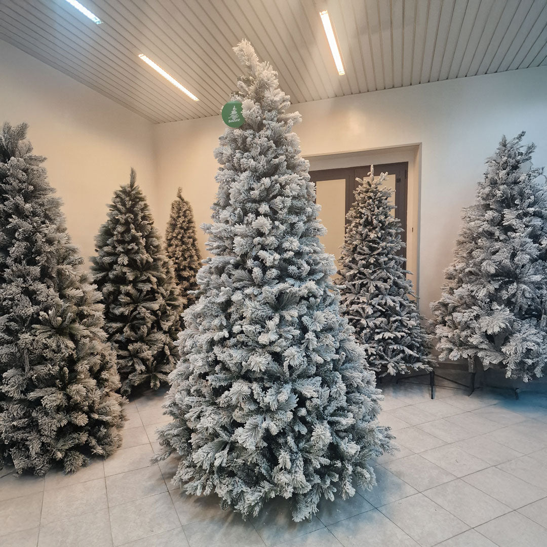 Galgary Innevato Albero di Natale Misto PVC 60% + Silicone 40% Alta Qualità Varie Dimensioni 210 / 240 / 270 + 180/210 cm con luci calde a led incorporate