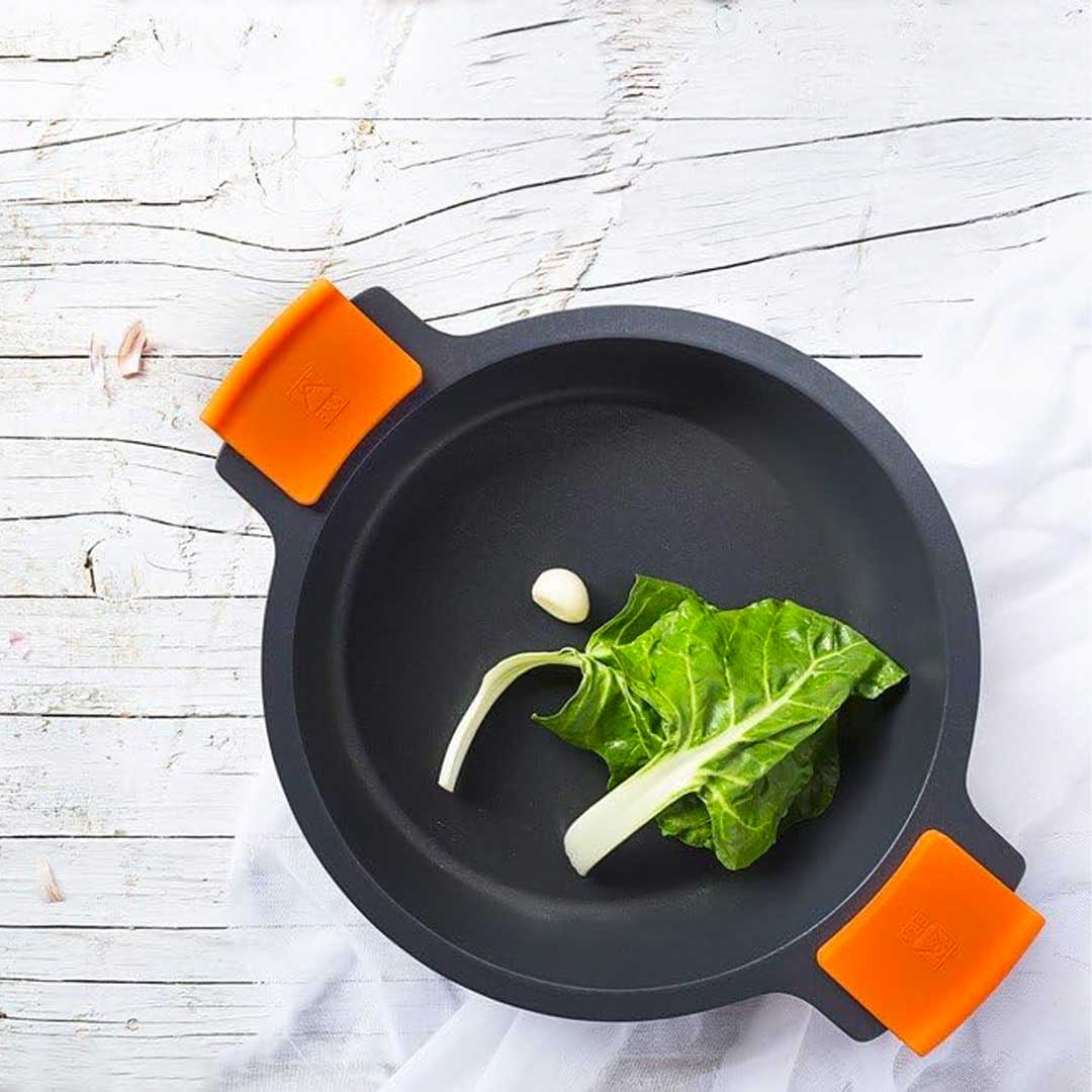 BRA Efficient Low Saucepan, Non-Stick Pan Suitable for All Types of Hobs, Including Induction, Crystal, Orange, 32/36 cm