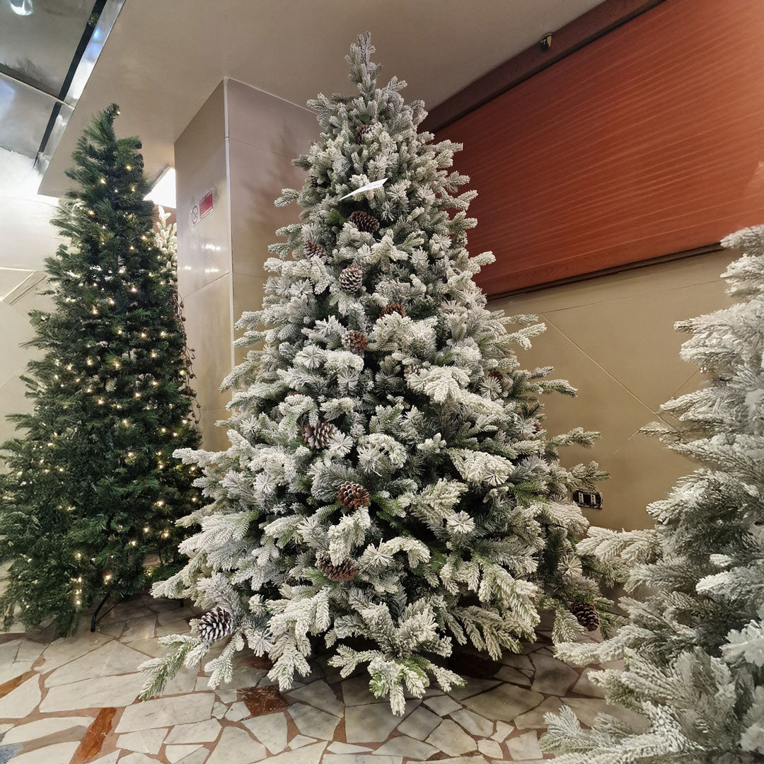 Carol Innevato Albero di Natale Varie Dimensioni Misto Silicone + PVC 60%+40% Alta Qualità con Pigne 210/240 cm Altezza