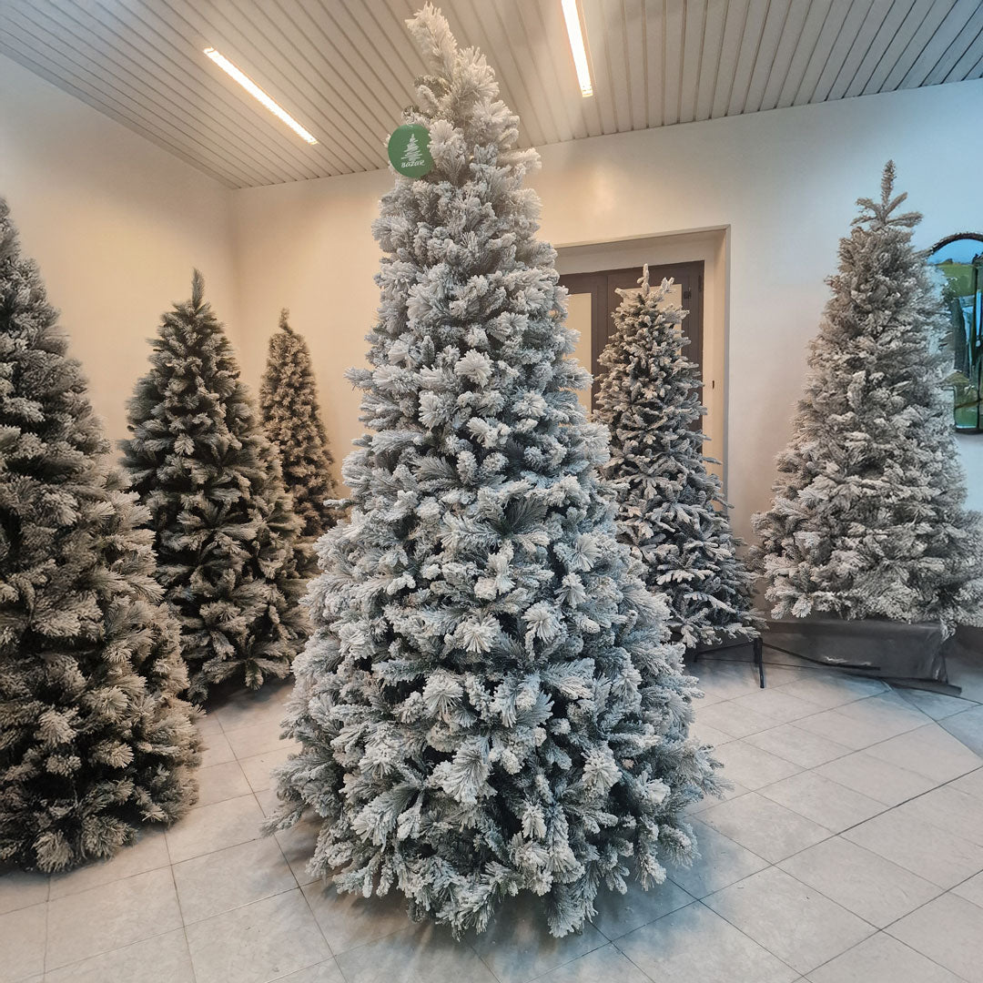 Galgary Innevato Albero di Natale Misto PVC 60% + Silicone 40% Alta Qualità Varie Dimensioni 210 / 240 / 270 + 180/210 cm con luci calde a led incorporate