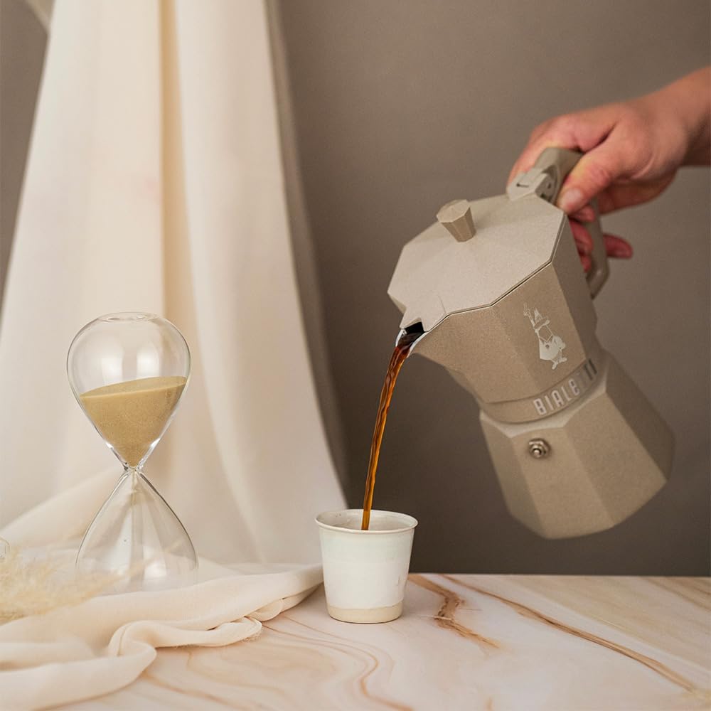 Bialetti Moka Exclusive Octagonal Induction 3 Tazze – Caffettiera Made in Italy in Alluminio e Acciaio per Induzione e Gas – Colori Desert Sand e Silver Grey