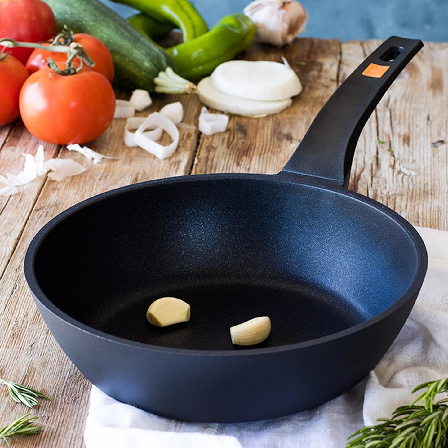 BRA Efficient Padella Fonda WOK 1 Manico Antiaderente, in Alluminio Pressofuso, Adatta Ai Piani Cottura a Induzione, Nero
