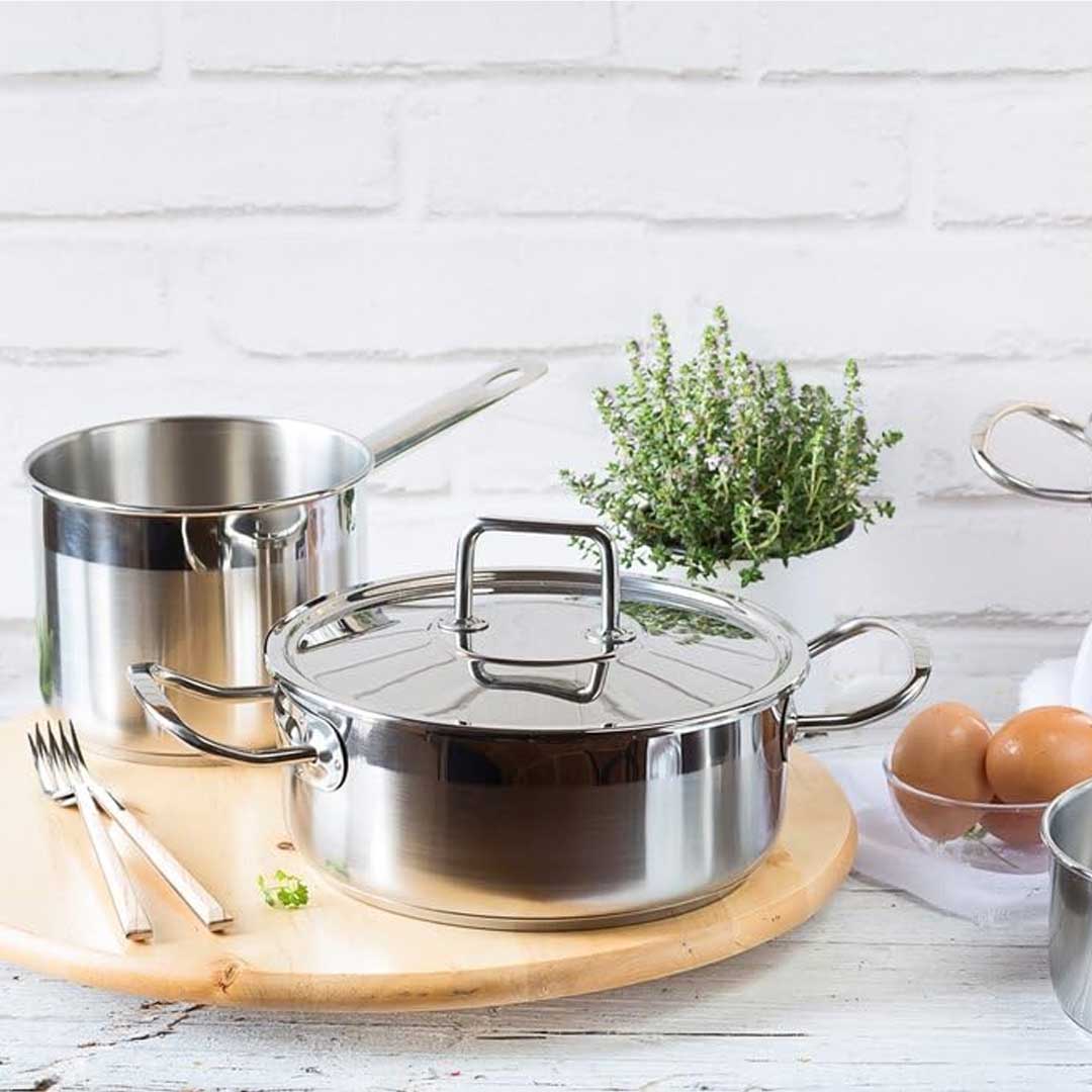 BRA Professional Saucepan with Lid 18/10 Stainless Steel