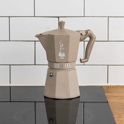 Bialetti Moka Exclusive Octagonal Induction 3 Tazze – Caffettiera Made in Italy in Alluminio e Acciaio per Induzione e Gas – Colori Desert Sand e Silver Grey