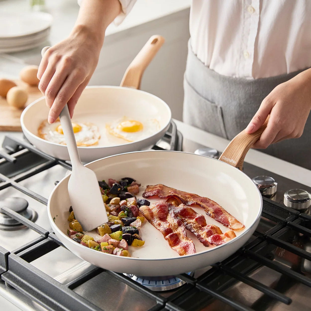 GreenPan Rio Essence Set Pentole 10 Pezzi Antiaderente Ceramica Thermolon™ Senza PFAS Induzione con Manici Effetto Legno e Coperchi in Vetro con Bordo Siliconato