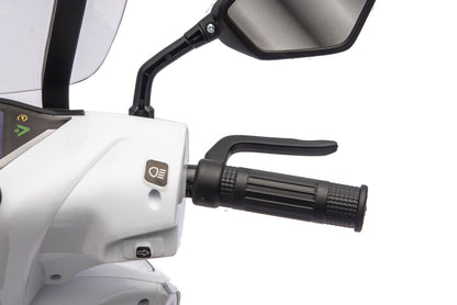 Honda SH125 FULL Motorino Elettrico per Bambini 12V con Luci LED, Ruote EVA e Bauletto Portaoggetti