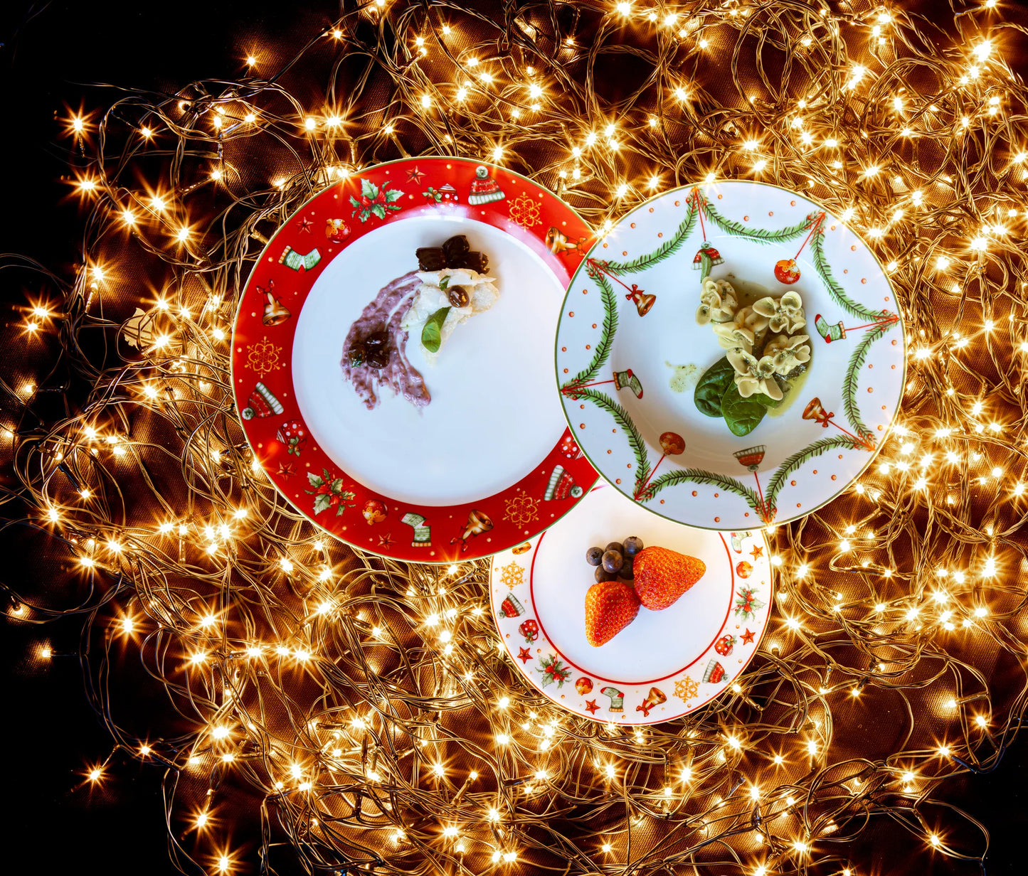 Servizio Piatti Natalizio Joy 18 Pezzi per 6 Persone – Villa Altachiara – Collezione Natalizia in New Bone China