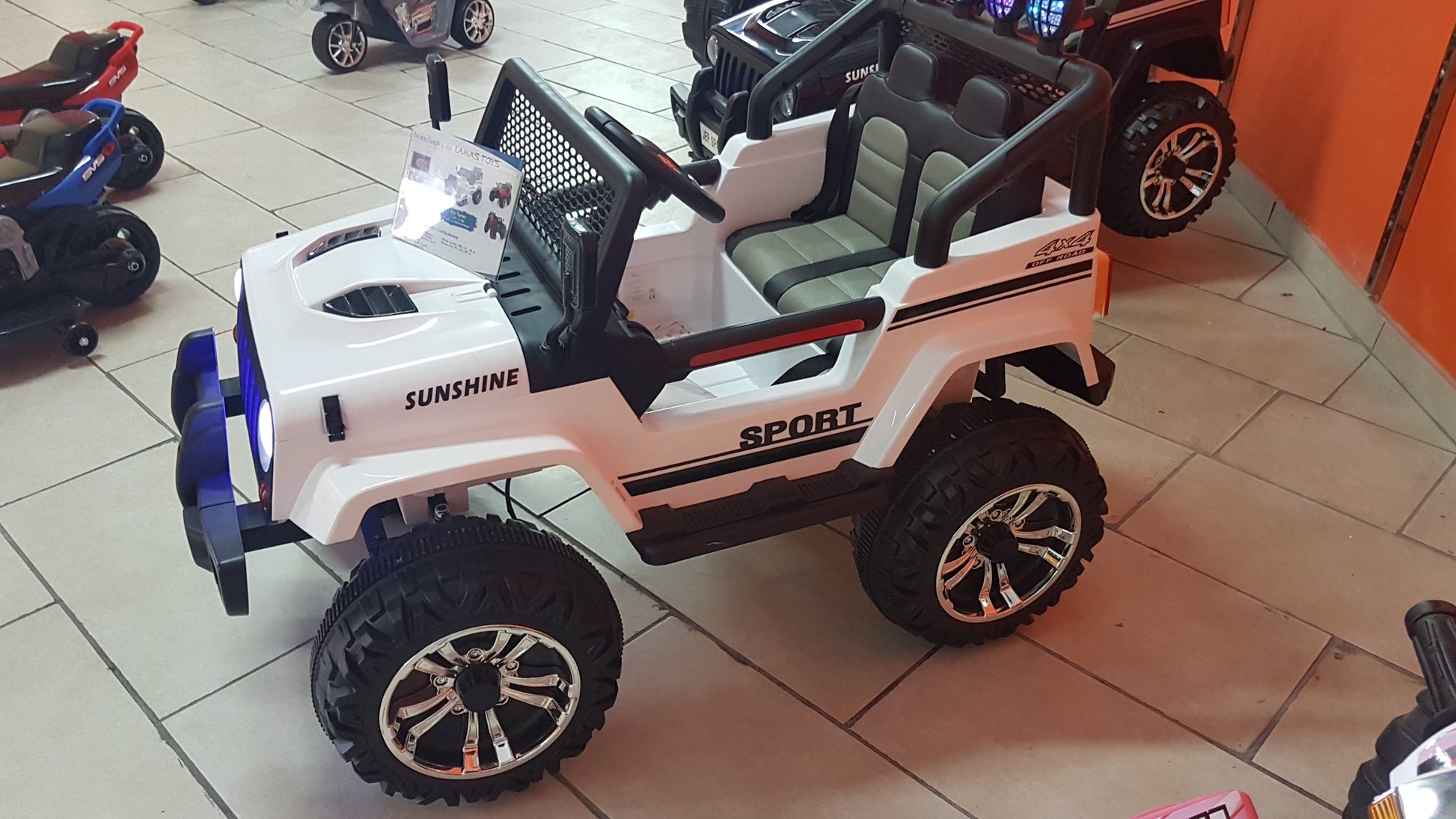 Macchina Elettrica per Bambini JEEP SUPERSPORT 12v