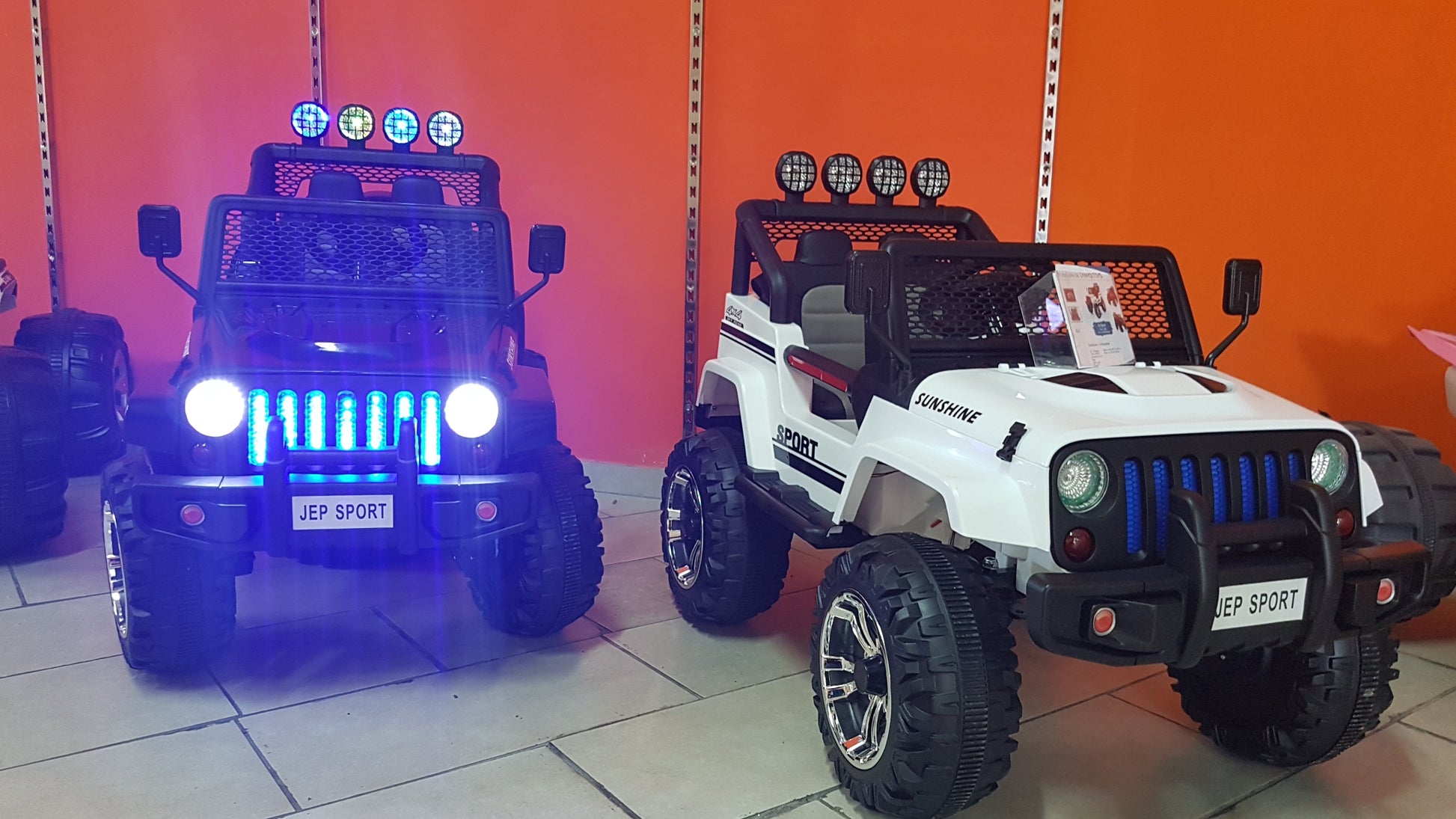 Macchina Elettrica per Bambini JEEP SUPERSPORT 12v