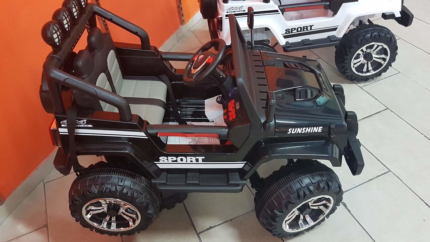 Macchina Elettrica per Bambini JEEP SUPERSPORT 12v